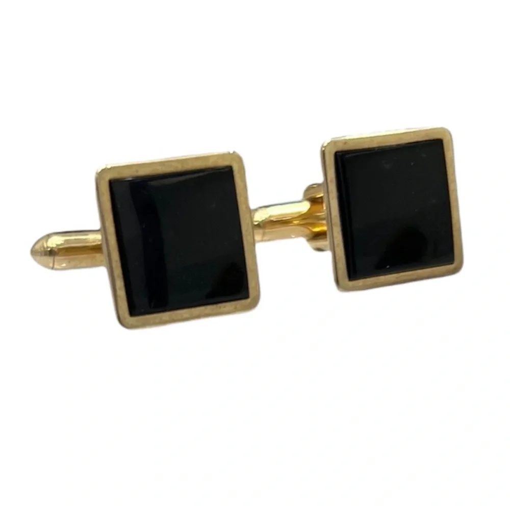 VINTAGE SWANK GOLD TONE & BLACK ENAMEL SQUARE CUFFLINKS & SHIRT STUDS